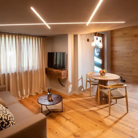 Domus In Cauda - Pool Langhe View - Free Parking & Wi-fi Apartment