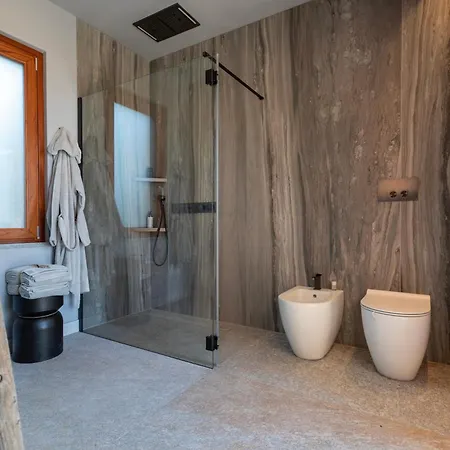 Domus In Cauda - Pool Langhe View - Free Parking & Wi-fi Verduno