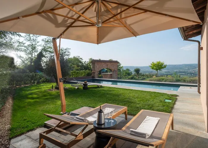 Domus In Cauda - Pool Langhe View - Free Parking & Wi-fi Appartement