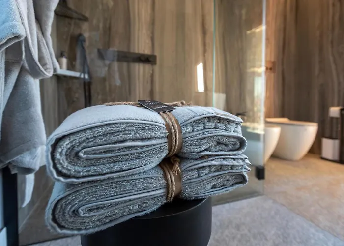 Domus In Cauda - Pool Langhe View - Free Parking & Wi-fi Appartement