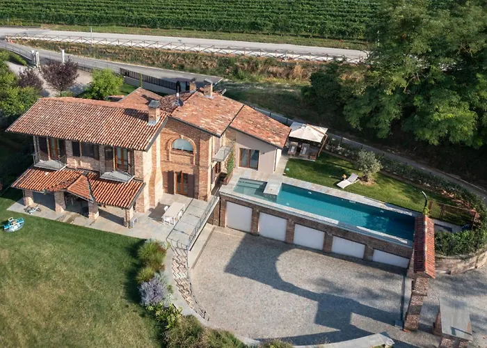 Domus In Cauda - Pool Langhe View - Free Parking & Wi-fi Appartement *