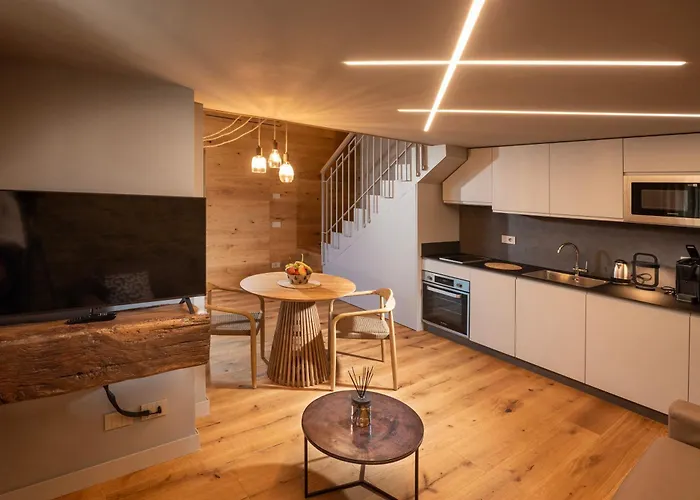 Domus In Cauda - Pool Langhe View - Free Parking & Wi-fi Verduno