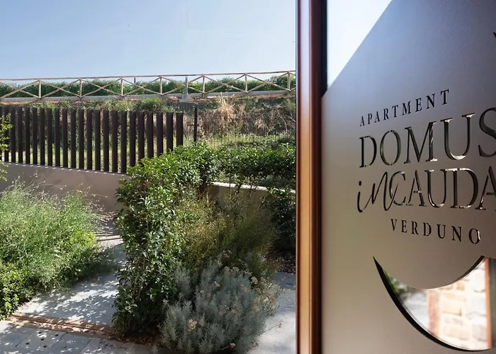 Domus In Cauda - Pool Langhe View - Free Parking & Wi-fi * Verduno