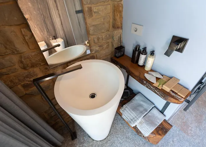 Domus In Cauda - Pool Langhe View - Free Parking & Wi-fi Verduno